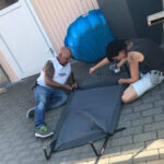 Hundetrainer/innen müssen auch mal handwerklich ran